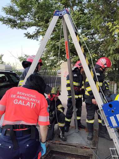 whatsapp-image-2025-09-18-at-19-41-59jpg - Știri de azi Știri de azi | UPDATE – Galaţi: Un muncitor s-a electrocutat în timp ce lucra într-o canalizare / A fost resuscitat la faţa locului - Știri de azi |