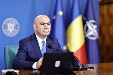 Știri de azi | Bolojan: Noi cheltuim, într-un an, 150 de miliarde de lei în plus faţă de ce ne putem permite, echivalentul salariilor din sistemul public/ Nu e normal să mărim taxe şi banii să se ducă în salariile unor aparate publice care nu se justifică - Știri de azi - Page 116 | 