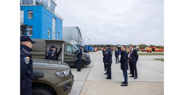 Știri de azi | Guvern: Experţi europeni sprijină România în pregătirea proiectelor finanţate prin mecanismul european SAFE / Mihai Jurca: Ne focusăm atenţia asupra dezvoltării industriei româneşti de apărare şi integrării în lanţurile valorice din Europa – FOTO - Știri de azi | 