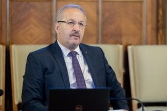 307883485-413589470925306-923171319932611403-njpg - Știri de azi Știri de azi | Vasile Dîncu: Dreapta politică, din păcate, este foarte periculoasă. Pentru dreapta politică, săracii sunt vinovaţi pentru că sunt săraci. Ei pun profitul înaintea vieţii. Statul este pentru ei servitorul celor care sunt bogaţi - Știri de azi |