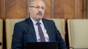 Știri de azi | Vasile Dîncu: Dreapta politică, din păcate, este foarte periculoasă. Pentru dreapta politică, săracii sunt vinovaţi pentru că sunt săraci. Ei pun profitul înaintea vieţii. Statul este pentru ei servitorul celor care sunt bogaţi - Știri de azi | 