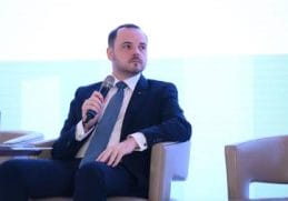 Știri de azi | Alexandru Rogobete: Am făcut un master în cercetare clinică şi l-am cunoscut pe profesorul Săndesc care m-a convins să practic medicina şi aşa am ajuns la ATI / Mi-am dezvoltat abilităţi în zona de management şi în zona administrativă - Știri de azi - Page 106 | 