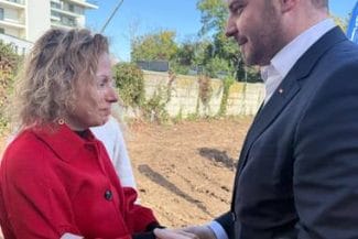 Știri de azi | Ministrul Sănătăţii a cunoscut-o pe sora pacientei internate la Floreasca, cu arsuri grave, şi transferată apoi în Belgia cu infecţii/ Rogobete: Am trăit cea mai puternică emoţie de când sunt ministru / Am simţit ruşinea că s-a putut întâmpla aşa ceva - Știri de azi | 