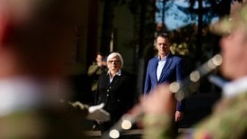 Știri de azi | Ministrul Apărării, Ionuţ Moşteanu, alături de ministrul Forţelor Armate din Franţa, la Cincu: Exerciţiul NATO – DACIAN FALL 2025 demonstrează capacitatea de a acţiona împreună şi de a întări postura de apărare colectivă a NATO - Știri de azi | 