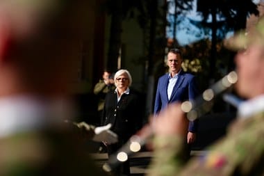 574584000-1348003733584237-425116913922006333-njpg - Știri de azi Știri de azi | Ministrul Apărării, Ionuţ Moşteanu, alături de ministrul Forţelor Armate din Franţa, la Cincu: Exerciţiul NATO – DACIAN FALL 2025 demonstrează capacitatea de a acţiona împreună şi de a întări postura de apărare colectivă a NATO - Știri de azi |