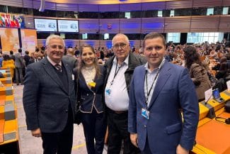 Știri de azi | Corneliu Ștefan Bruxelles – Vocea Dâmboviței în Europa | Reprezentanți români la Comitetul European al Regiunilor, alături de Corneliu Ștefan.