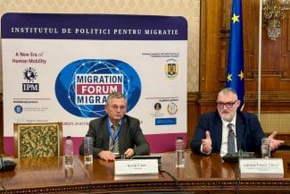 ICI Bucuresti Migration Forum 2025 - Știri de azi Știri de azi | ICI București la Migration Forum 2025: Tehnologia sprijină coeziunea | Adrian-Victor Vevera, Director General ICI București, alături de Sorin Cace, în cadrul Migration Forum 2025, discutând despre rolul tehnologiei în politicile de migrație și reintegrarea diasporei.