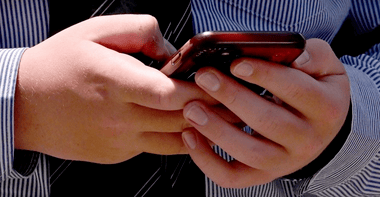 Știri de azi | Protecţia minorilor – UE cere socoteală companiilor Apple, Google, Snapchat şi YouTube - Știri de azi | 