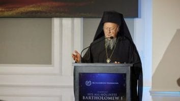 Știri de azi | Fundaţia Alexandrion i-a oferit Arhiepiscopului Constantinopolului, Bartolomeu I, premiul special ”Constantin Brâncoveanu”, pentru contribuţia la promovarea păcii şi a dialogului între popoare – FOTO - Știri de azi | 