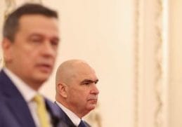 Știri de azi | Grindeanu îşi nuanţează declaraţiile în legătură cu proiectul privind pensiile magistraţilor şi eventuala plecare a premierului: Nimeni nu e de neînlocuit, dar eu am spus cu totul altceva/ Dacă fiecare rămâne pe poziţiile antagonice, nu o să rezolvăm - Știri de azi - Page 54 | 