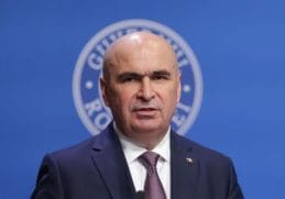 Știri de azi | Bolojan: Negociez orice, dar nu pot să trădez această societate, nu pot să-mi bat joc de omul ăla care merge de dimineaţă până seara la lucru, în sectorul public sau în sectorul privat - Știri de azi - Page 89 | 