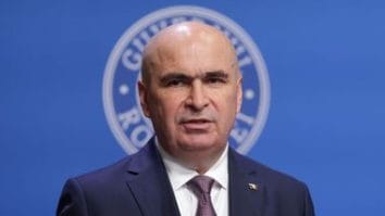 Știri de azi | Ilie Bolojan, la 10 ani de la tragedia din Colectiv: Modificările legislative privind siguranţa la incendii şi acţiunile de intervenţie făcute după incendiul din Clubul Colectiv, noile proceduri introduse în sistemul medical sunt insuficiente - Știri de azi | 