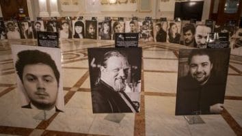 Știri de azi | 10 ANI DE LA COLECTIV – Bogdan Moleşag, supravieţuitor: Lucrarea de licenţă am făcut-o pe supravieţuitorii incendiului. Concluzia: din punct de vedere psihic şi emoţional, eşti la fel de rănit şi la fel de afectat indiferent dacă ai sau nu şi răni fizic - Știri de azi | 