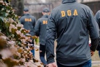 Știri de azi | Trei agenţi de poliţie din Botoşani, cercetaţi / Nu ar fi încheiat acte de constatare a unor infracţiuni şi contravenţii săvârşite de mai mulţi şoferi - Știri de azi | 