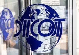 Știri de azi | Dosarul de contrabandă cu mărfuri aduse din Turcia intrumentat de DIICOT Caraş-Severin – 11 persoane au fost reţinute şi 6 plasate sub control judiciar / Patru dintre inculpaţi sunt poliţişti din Timiş, unul având funcţie de comandă - Știri de azi - Page 36 | 