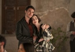 Știri de azi | Netflix prezintă teaserul oficial şi noi imagini pentru „Emily in Paris: Sezonul 5”/ VIDEO - Știri de azi - Page 38 | 