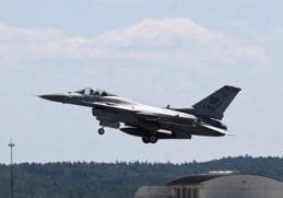 Știri de azi | MApN: România are încǎ o escadrilă de aeronave F-16 Fighting Falcon care execută misiuni de Poliţie Aeriană sub comandă NATO - Știri de azi - Page 45 | 