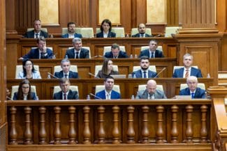 guvernul-moldovean-in-parlament-zdgjpg - Știri de azi Știri de azi | Guvernul condus de Alexandru Munteanu a primit votul Parlamentului de la Chişinău şi va depune sâmbătă jurământul - Știri de azi |
