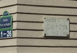 Știri de azi | Expoziţia „Plăcuţele vechi ale caselor din Bucureştii de altădată”, o incursiune vizuală şi documentară în istoria ascunsă a oraşului, la OAR - Știri de azi - Page 38 | 