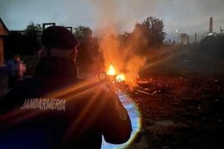 Știri de azi | Bistriţa-Năsăud: Femeie amendată cu 30.000 de lei pentru incendierea necontrolată a deşeurilor, în apropierea unei magistrale de gaz – FOTO - Știri de azi | 