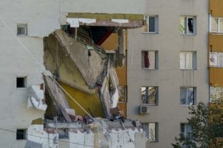 Știri de azi | Bujduveanu: Nicio persoană afectată de explozia din Rahova nu va rămâne pe stradă. 32 de bucureşteni sunt în drum spre hotelurile identificate de Primăria Capitalei, care acoperă integral costurile/ Nevoile tuturor vor fi acoperite până la lăsarea serii - Știri de azi | 