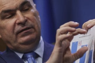 instant-guvern-conf-bolojan-011-inquam-photos-octav-ganeajpg - Știri de azi Știri de azi | Bolojan: Noi nu cu gemul din bucătărie trebuie să ne luptăm, ci cu evaziunea fiscală, cu fraudele mari, cu neplata taxelor. Asta este misiunea ANAF / Vor fi publicate săptămâna viitoare datoriile companiilor de stat - Știri de azi |