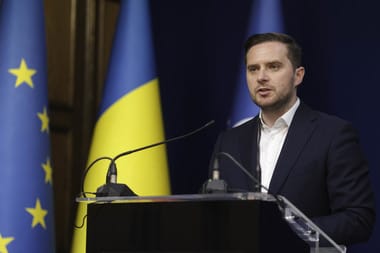instant-mai-explozie-07-inquam-photos-octav-ganeajpg - Știri de azi Știri de azi | Bujduveanu: Evităm să ieşim public să anunţăm candidaturi / Cel mai corect ar fi ca, după ce se tranşează în interior, să ieşim cu cea mai bună variantă în faţa bucureştenilor - Știri de azi |