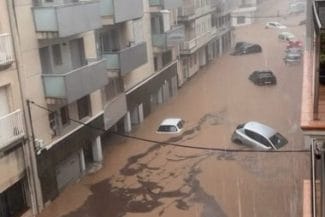 Știri de azi | Cod roşu de ploi torenţiale în Catalonia, unde se aşteaptă să cadă 180 de litri de ploaie pe metru pătrat în 12 ore – VIDEO - Știri de azi | 