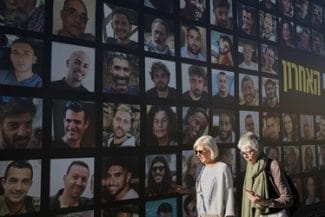 Știri de azi | Hamas afirmă, cu ocazia aniversării războiului, că este gata să ajungă la un acord privind Gaza, dar condiţiile rămân neschimbate / Negocierile de miercuri, ”un indicator decisiv al posibilităţii de a se înregistra progrese” - Știri de azi | 