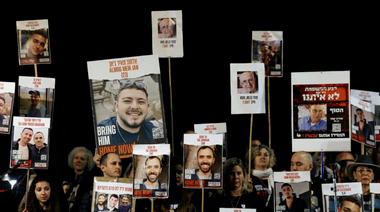 israel-ostatici-tw3png - Știri de azi Știri de azi | Cine sunt ostaticii israelieni care urmează să fie eliberaţi de Hamas? - Știri de azi |