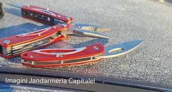 Știri de azi | Mai mulţi bărbaţi care nu erau membri de sindicat, depistaţi de jandarmi că intenţionau să participe la protestul din Piaţa Victoriei. Unul dintre ei avea la el un briceag şi un patent cu o lamă ascuţită/ El a fost dus la Poliţie pentru cercetări - Știri de azi | 