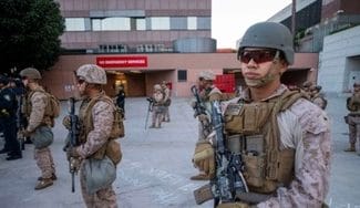 la-puscasi-marini-tw11jpg - Știri de azi Știri de azi | Los Angeles a declarat stare de urgenţă pentru a ajuta victimele raidurilor împotriva imigranţilor - Știri de azi |