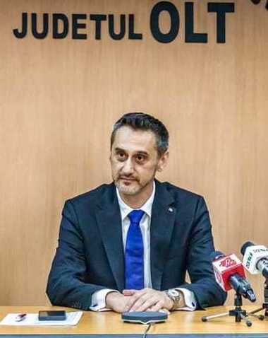 Știri de azi | Primarul Slatinei, despre amânarea Ordonanţei 52: Sunt un pic dezamăgit de această încurcătură, pentru că o lipsă de decizie este mai rea decât o decizie proastă / Nu am învăţat că amendamentele astea care apar pe nepusă masă sunt nocive? - Știri de azi | 