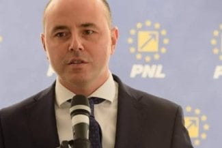 murarujpg - Știri de azi Știri de azi | Liberalul Alexandru Muraru a sesizat Parchetul de pe Înalta Curte de Casaţie şi Justiţie în cazul lui Călin Georgescu, după ce acesta ar fi executat din nou în public salutul legionar: Locul celor care glorifică o mişcare fascistă este după gratii - Știri de azi |