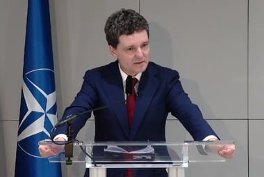 Știri de azi | Nicuşor Dan: Bineînţeles că există conflicte în această coaliţie, cred că sunt legitime. Cred că fiecare dintre persoane s-ar putea abţine. Se întâmplă să nu se abţină, suntem oameni, natura umană e diversă - Știri de azi - Page 51 | 