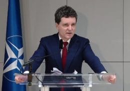 Știri de azi | Nicuşor Dan: E posibil ca forţând un salariu minim prea mare anumite activităţi să devină necompetitive în România şi nişte sute, mii de oameni să-şi piardă locurile de muncă - Știri de azi - Page 45 | 