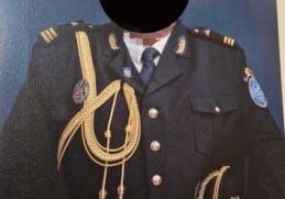 Știri de azi | Falsul căpitan SRI care a recrutat posesori de arme, inclusiv foşti combatanţi în teatrele de operaţii retraşi din MApN, pentru „misiuni speciale secrete” a fost reţinut şi a fost propus pentru arestare/ Ce au găsit poliţiştii la percheziţii - Știri de azi - Page 36 | 