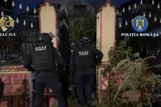 Știri de azi | Şaptesprezece percheziţii, în Bucureşti şi în şapte judeţe, la o grupare care a raportat fictiv colectarea şi reciclarea unor cantităţi de deşeuri de echipamente electrice şi electronice/ Prejudiciul depăşeşte 3,2 milioane de lei - Știri de azi | 