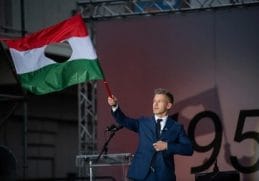 Știri de azi | Comemorarea revoltei antisovietice din 1956 dă startul campaniei electorale în Ungaria. Zeci de mii de persoane sunt aşteptate să participe la două mitinguri rivale la Budapesta - Știri de azi - Page 44 | 