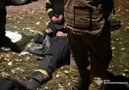 Știri de azi | Trei morţi şi răniţi în Ucraina, în atacuri ruse cu dronă şi rachetă. Doi morţi, inclusiv un salvator, într-un dublu atac cu rachetă în Dnipropetrovsk şi şapte răniţi. Un mort, zece răniţi şi incendii la Kiev. 50 din 64 de drone şi patru din nouă rachete, - Știri de azi - Page 128 | 
