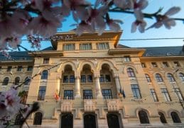 Știri de azi | Nicuşor Dan, despre alegerile pentru Primăria Capitalei: Bineînţeles că am o preferinţă / Calităţi ale primarului general: Să fie în stare să coordoneze lucrări mari de infrastructură şi să fie în stare să se opună influenţelor imobiliare - Știri de azi - Page 68 | 