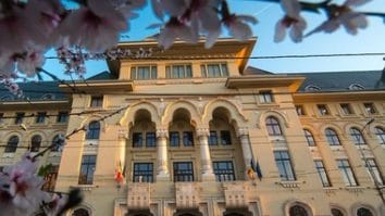 Știri de azi | Tanczos Barna, despre alegerile din Bucureşti: Şi USR, şi PNL, şi PSD au o miză serioasă. Fiecare partid crede că poate să câştige alegerile, atât de apropiate sunt acum scorurile din sondaje / Trebuie să mergem înainte cu reformele - Știri de azi | 