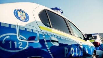 Știri de azi | Reţineri în cazul incidentului cu focuri de armă de duminică, din Sectorul 6 al Capitalei/ Patru bărbaţi, acuzaţi de mai multe infracţiuni după ce s-au bătut şi au avariat două maşini parcate/ Arma, neletală, a fost găsită şi va fi expertizată - Știri de azi | 