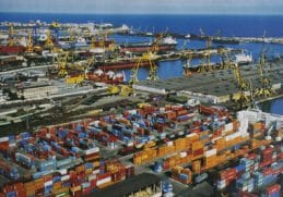 Știri de azi | Restricţionarea importurilor ucrainene de motorină prin Constanţa. Oil Terminal a segregat volumele din India, suspectate că sunt din ţiţei rusesc. Trader: România, discriminată faţă de Slovacia şi Ungaria - Știri de azi - Page 42 | 