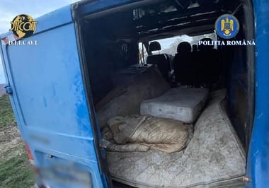 retinuti-2jpg - Știri de azi Știri de azi | Iaşi: Unul dintre cei bărbaţi acuzaţi că ar fi exploatat două persoane să muncească în condiţii degradante este consilier PNL. El va fi exclus din partid - Știri de azi |