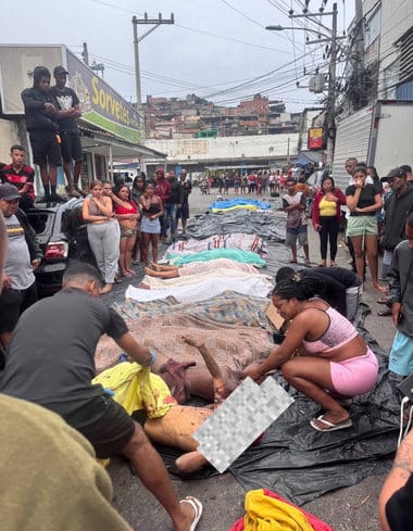 Știri de azi | Cea mai sângeroasă operaţiune a poliţiei din istoria Braziliei. Cadavrele stau aliniate pe străzile din Rio, numărul morţilor în urma raidurilor a ajuns la 132 - Știri de azi | 