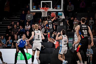 russell-1-hamjpg - Știri de azi Știri de azi | Baschet masculin: U BT Cluj, a treia victorie din BKT EuroCup, în deplasare, cu Towers Hamburg - Știri de azi |