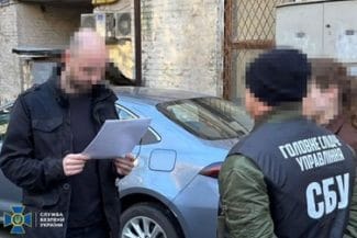 sbu-instructor-spionaj-moscova-twjpg - Știri de azi Știri de azi | Un fost instructor militar ”european”, arestat şi acuzat de SBU de spionaj în favoarea Rusiei. SBU nu specifică ţara din care provine şi-l acuză de faptul că se pregătea să comită ”acte de terorism” - Știri de azi |
