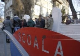 Știri de azi | Zeci de elevi din şase licee, antrenaţi să transmită colegilor mesaje privind sănătatea mintală a tinerilor. Asociaţia Zi de bine se pregăteşte de implementarea celei de-a doua ediţii a proiectului - Știri de azi - Page 45 | 