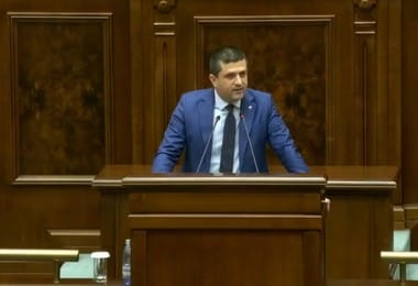 screenshot-2025-10-13-165911jpg - Știri de azi Știri de azi | Ministrul Economiei, la dezbaterea moţiunii simple împotriva sa: Acuzaţii fără dovezi, minciuni, neadevăruri şi foarte, foarte multă manipulare. O colecţie de etichete politice reciclate / AUR face jocuri de culise - Știri de azi |